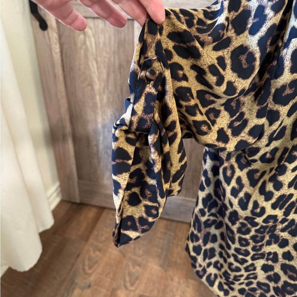 Blouse Torrid size 2 leopard animal print three quarter sleeve plus size 2XL - Picture 5 of 13
